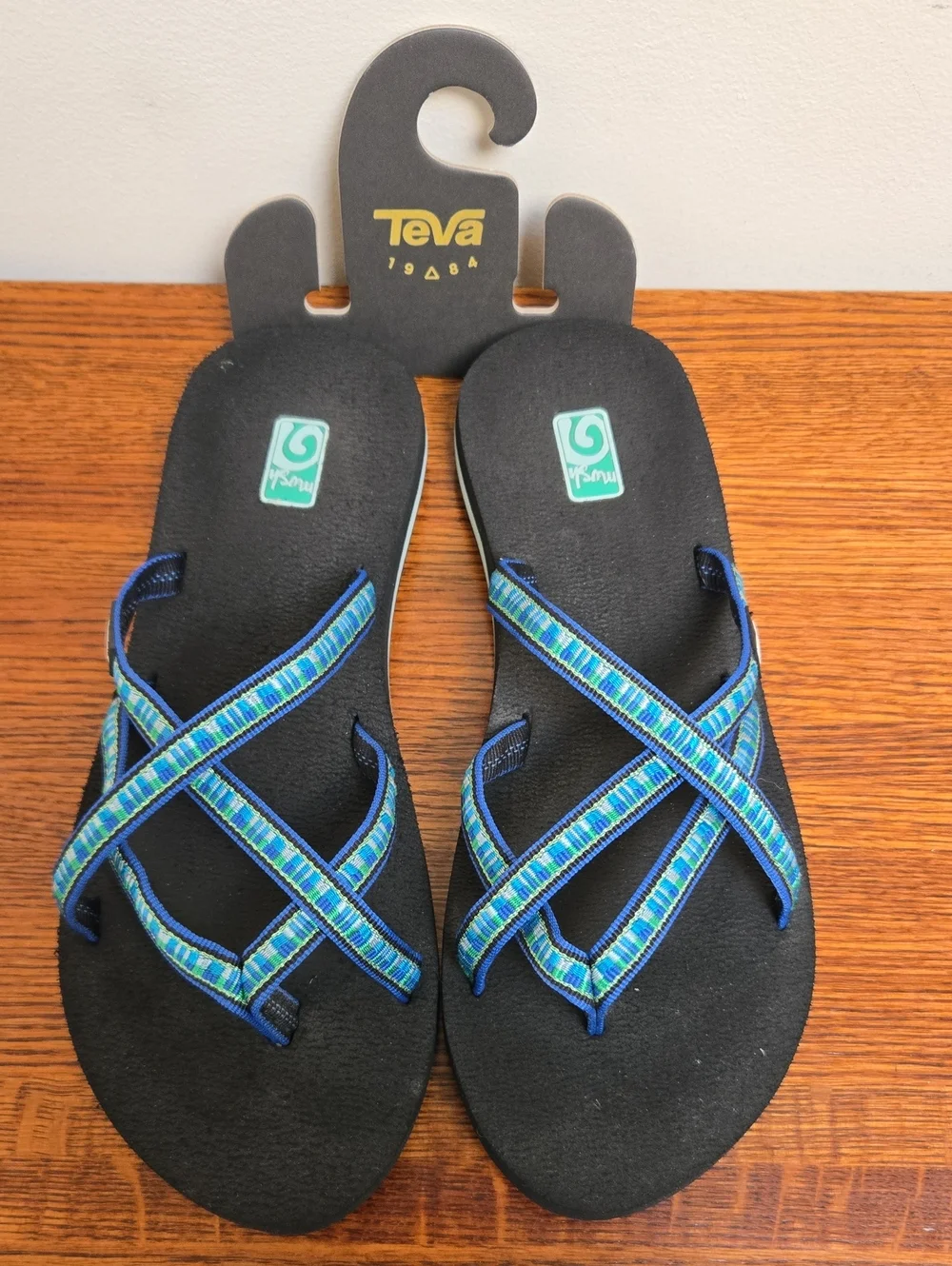NWT TEVA OLOWAHU "Mush" Sandals with Blue & Teal Patterned Straps - Picture 2 of 9